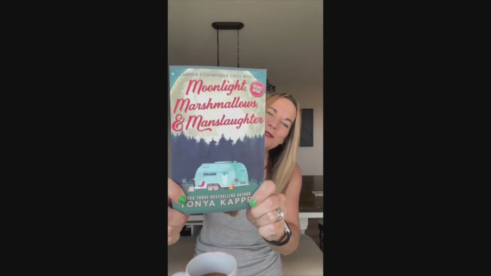 Moonlight, Marshmallows, & Manslaughter - Book 35